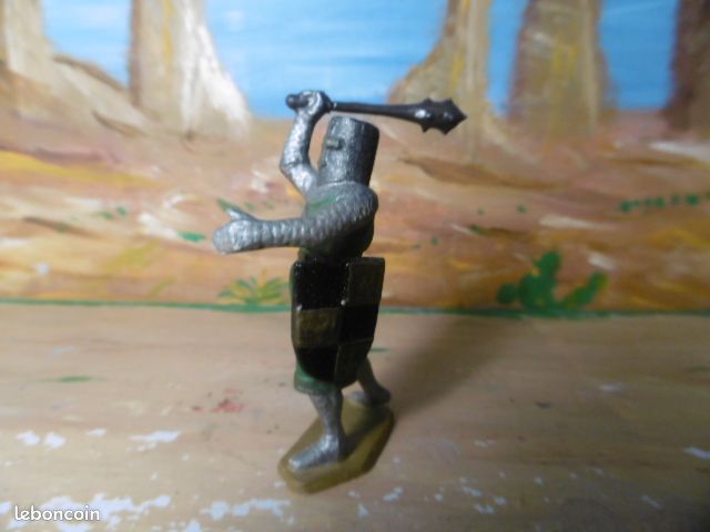 Figurine Starlux Moyen âge – Écu Et Masse D’armes (réf 6116) Dans Sa Boite