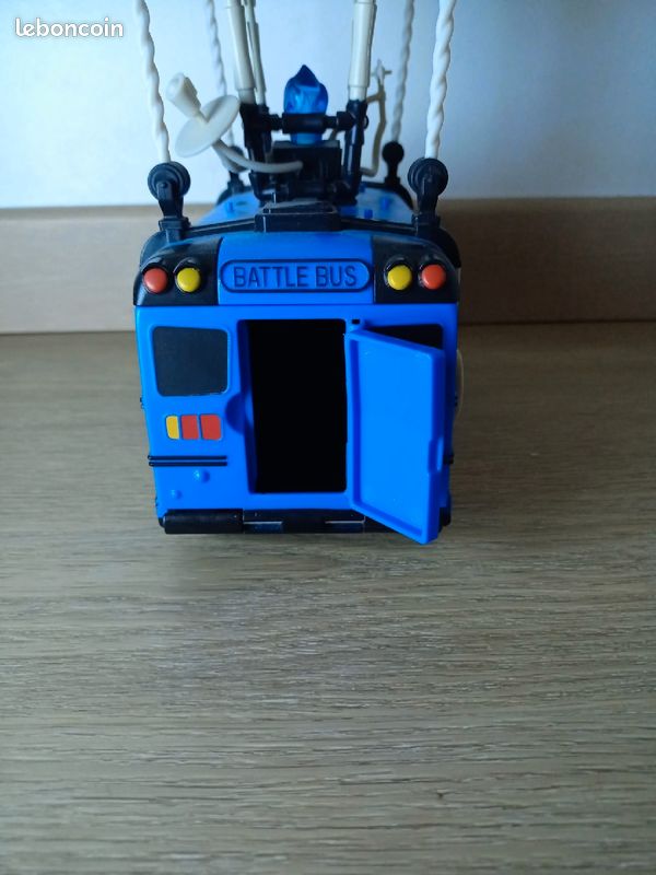Bus de combat fortnite battle Royale (image 2)