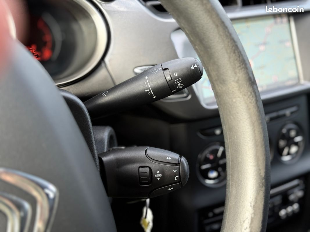Citroën C3 1.4 HDi 70ch Attraction Pack - GPS - Bluetooth - Révisée & Garantie 6 mois (image 23)
