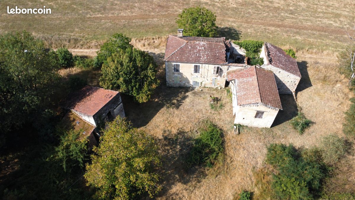 Maison 6 pièces 300 m² · à Layrac · 300 m² · 69 000 €