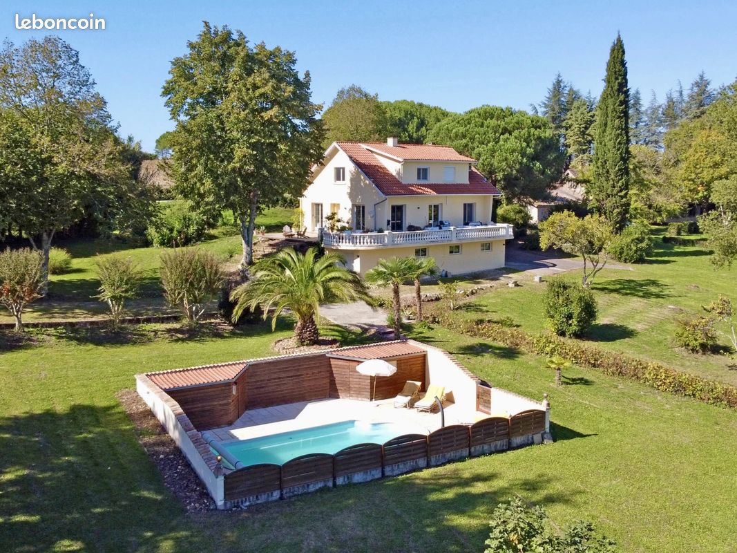 Maison 7 pièces 260 m² · à Seyches · 260 m² · 430 000 €