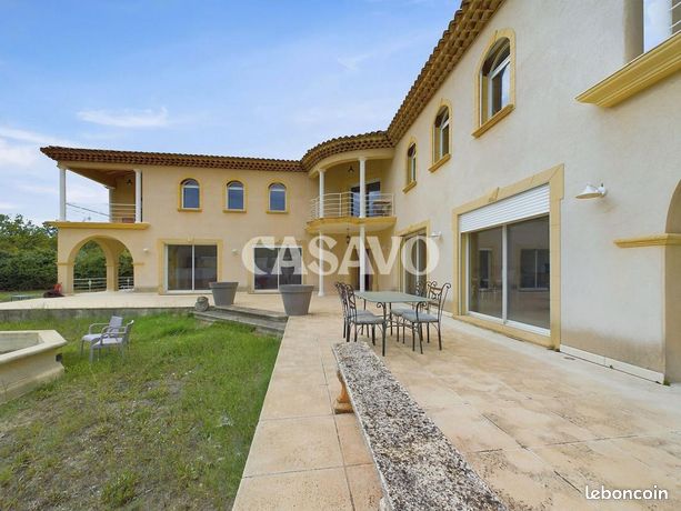 Propriété 7 pièces 410 m²
