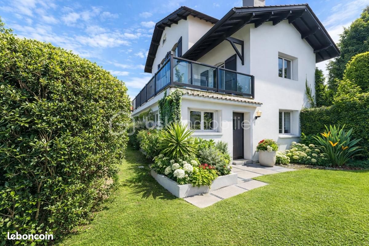 Maison 9 pièces 221 m² · à Saint-Jean-de-Luz · 221 m² · 1 150 000 €