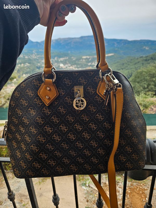 Sac Guess Marron et moutarde Accessoires Bagagerie