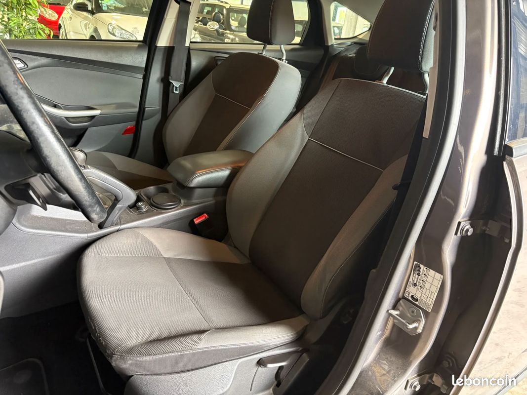 FORD Focus 1.6 D 105ch Business - 2013 - GPS - Bluetooth - Aide stationnement (image 17)