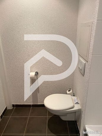 https://img.leboncoin.fr/api/v1/lbcpb1/images/e7/a2/28/e7a228820a0cfb8972f3dc4de92d473011bd6c0e.jpg?rule=ad-image