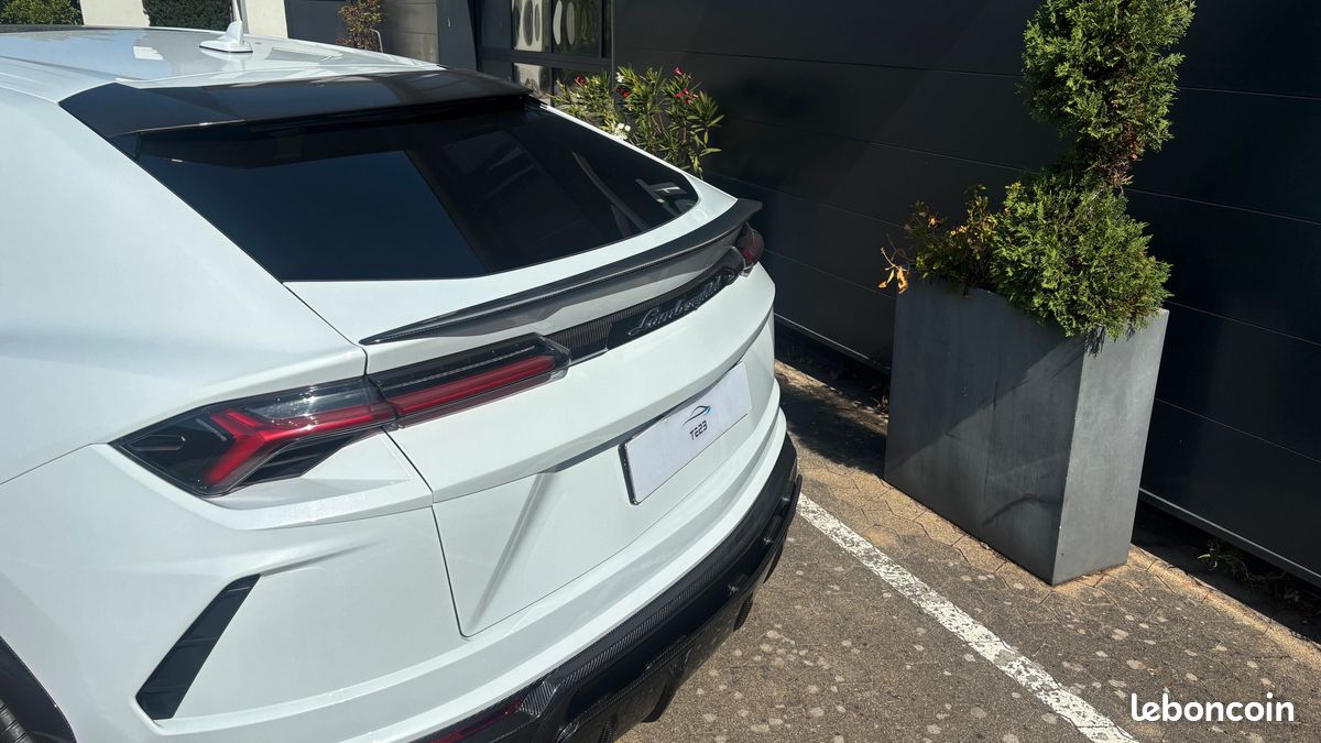 Lamborghini Urus / Pack carbon integral / Entretien exclusivement Lamborghini / Française (image 8)