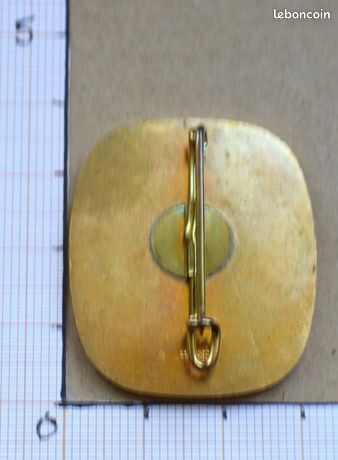 Bel Insigne, broche médaille ski ESF  Flèche d'argent  mod 1983 - Collection