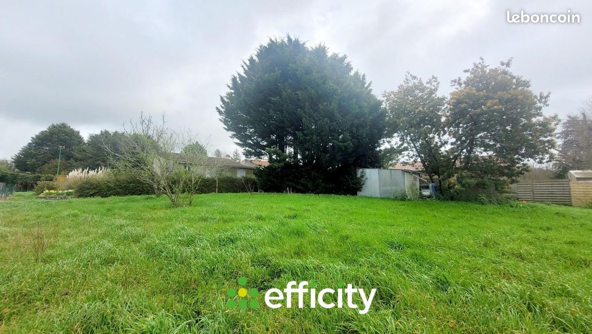 Terrain 627 m² Landeronde · 49 800 €