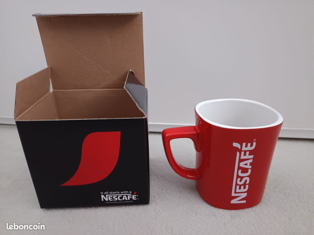 Élégant Mug Rouge Chic Stylé Nescafé (image 3)