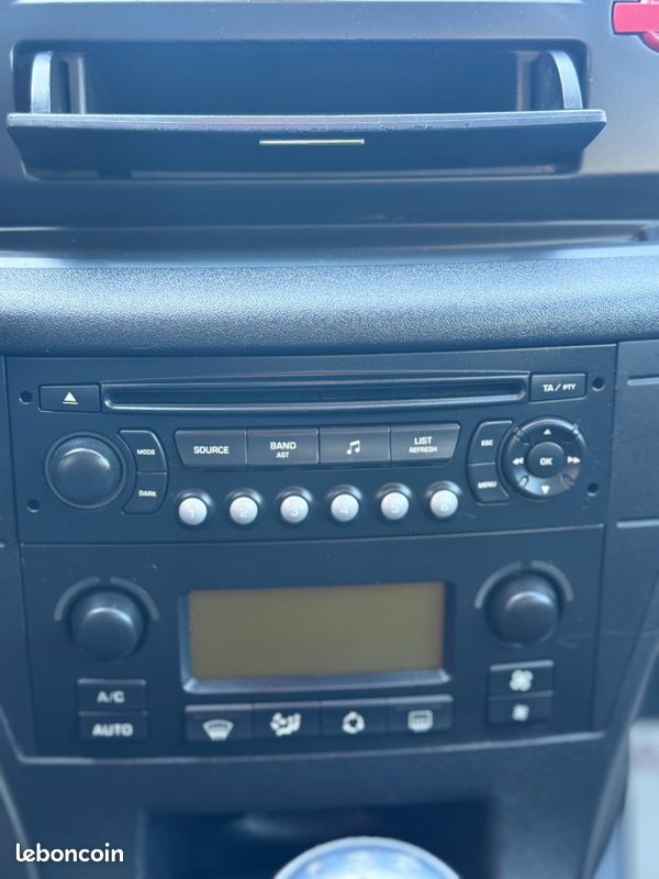 Citroën C4 1.6 HDi 109CH AMBIANCE (image 12)