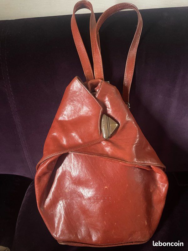 Sac à Dos Petit Femme Vintage En Simili Cuir Rouge Avec Décor Or Et Clous - Style Casual - Neuf Avec Étiquettes