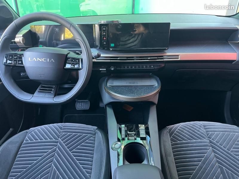 Lancia Ypsilon 1.2 Ibrida 110ch LX eDCT6 (image 17)