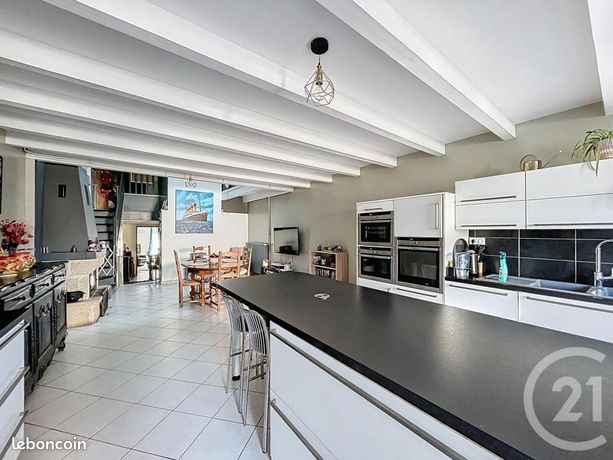 Appartement 6 pièces 150 m²