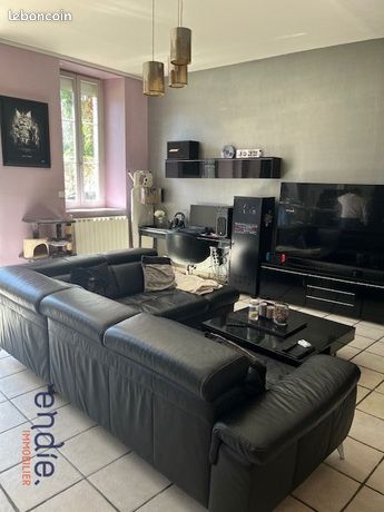 https://img.leboncoin.fr/api/v1/lbcpb1/images/e7/a9/76/e7a9763229a759eb402d3560fc14cc33ac2f9846.jpg?rule=ad-image