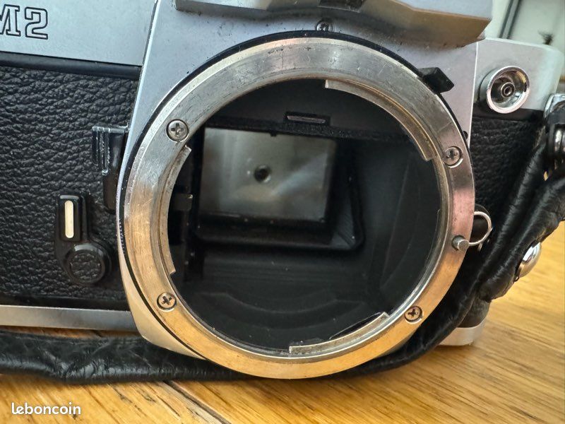 Nikon FM2 (image 2)