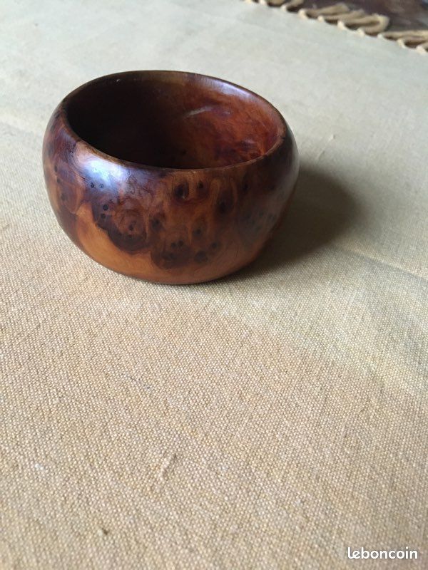 Bracelet en bois (image 1)