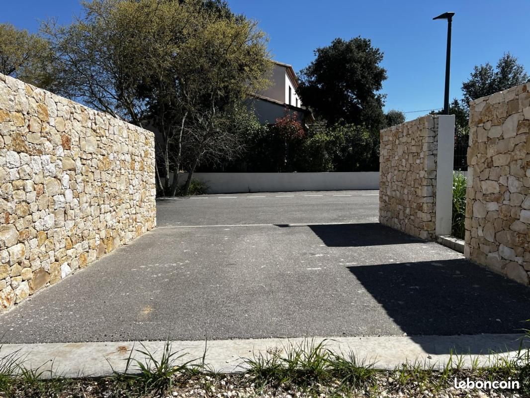 Terrain 438 m² · à Poulx · 149 000 €