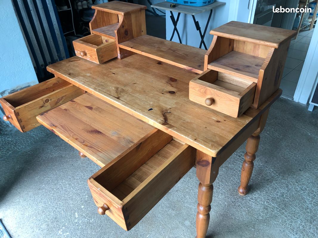 Bureau (image 2)