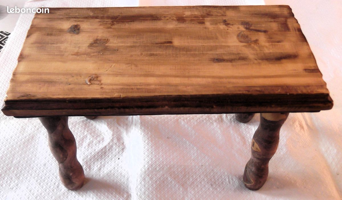 Ancien repose pieds en bois (image 3)
