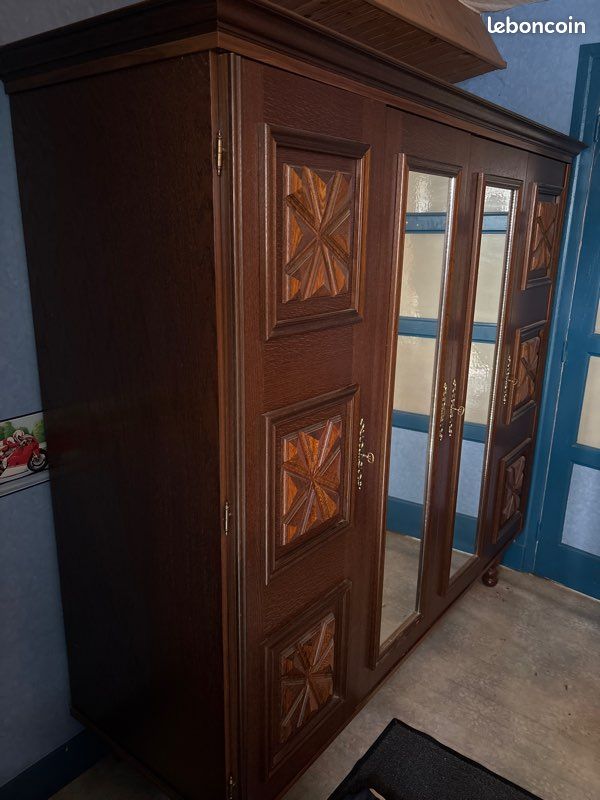 Armoire en bois avec miroir (image 2)
