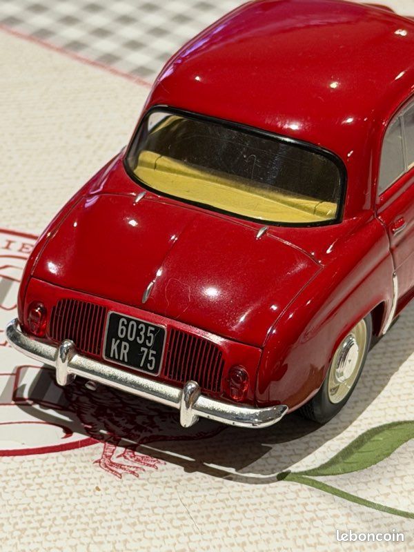 RENAULT Dauphine 1/24 (image 2)