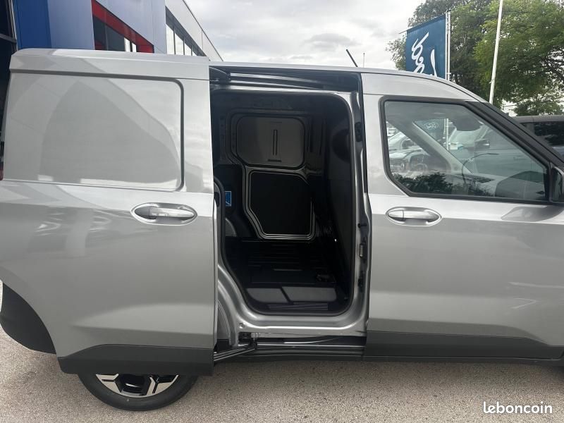 Ford Transit Courier Electrique 100 kW 136ch Limited (image 12)