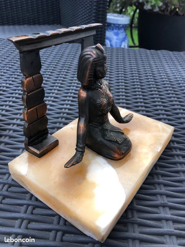 Serres livres en laiton figurine égyptienne Isis sur marbre (image 4)