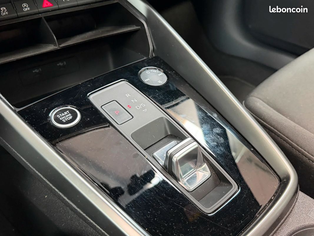 AUDI A3 SPORTBACK 35 TFSI Mild Hybrid 150 S tronic 7 Business line Suivi entretien Complet (image 26)