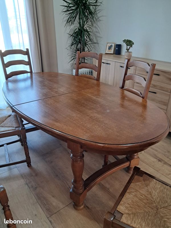 Table en bois (image 1)