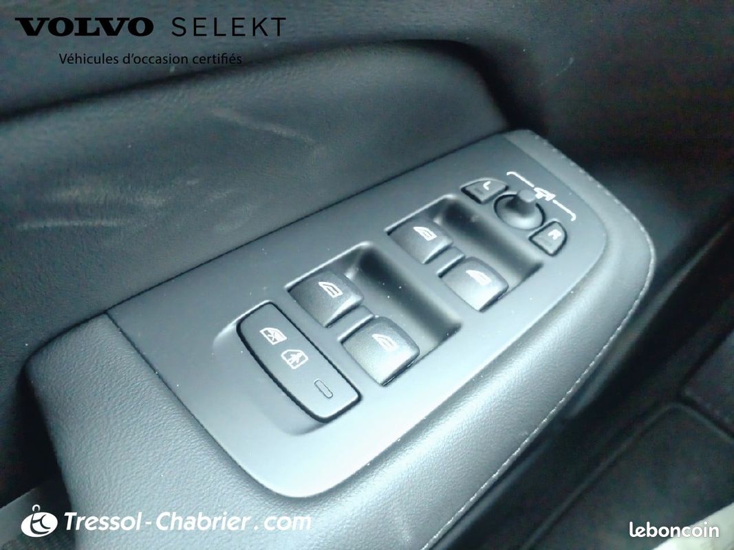 VOLVO V60 Micro hybride essence B4 197 ch DCT7 Ultra Style Dark (image 17)