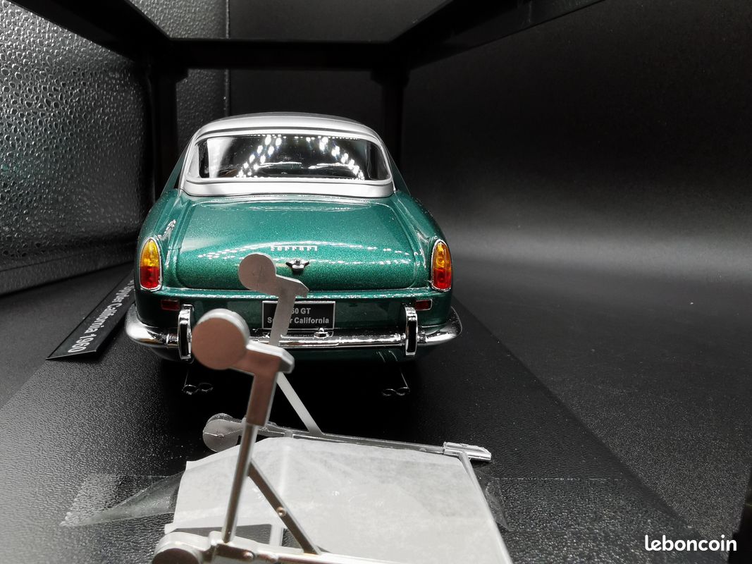 VITESSE Ferrari 250 GT Spyder California 1:43 (Gebraucht) in Luzern für