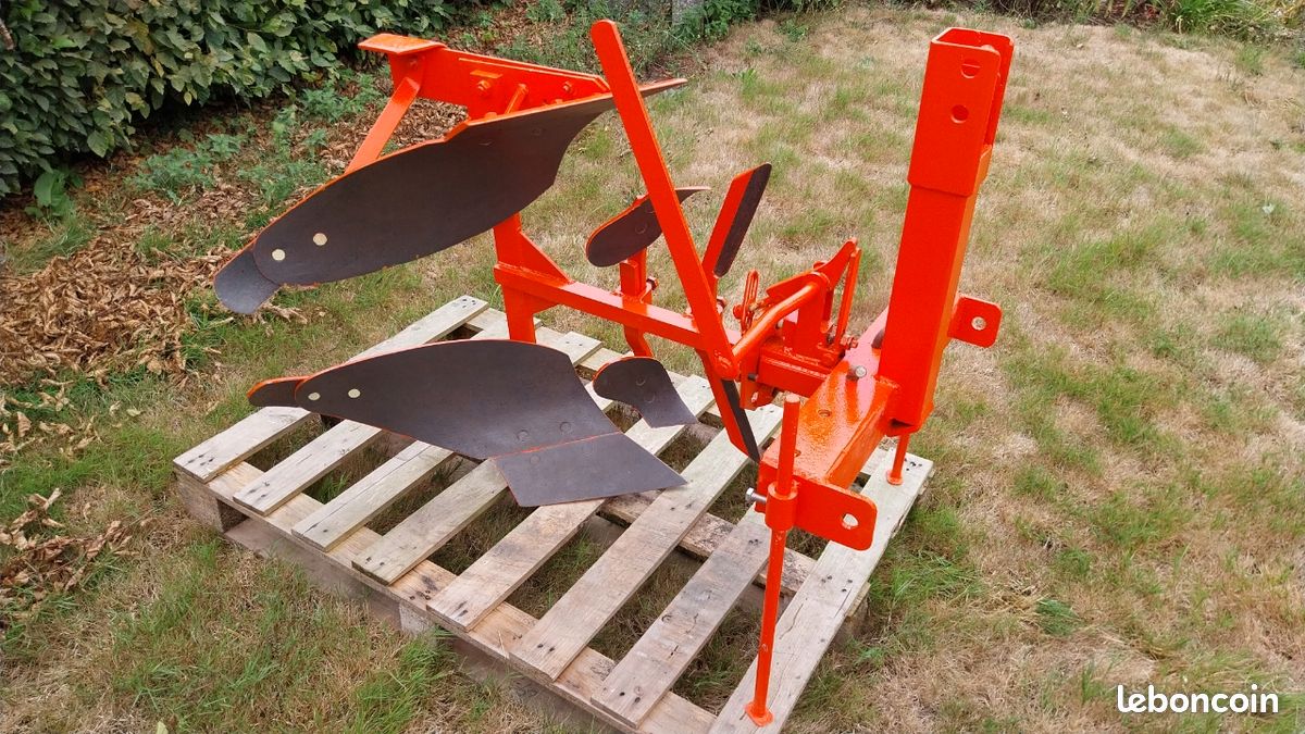Charrue micro tracteur (image 1)