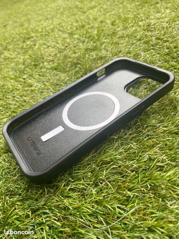 Coque de protection iPhone 15 Otterbox (image 4)