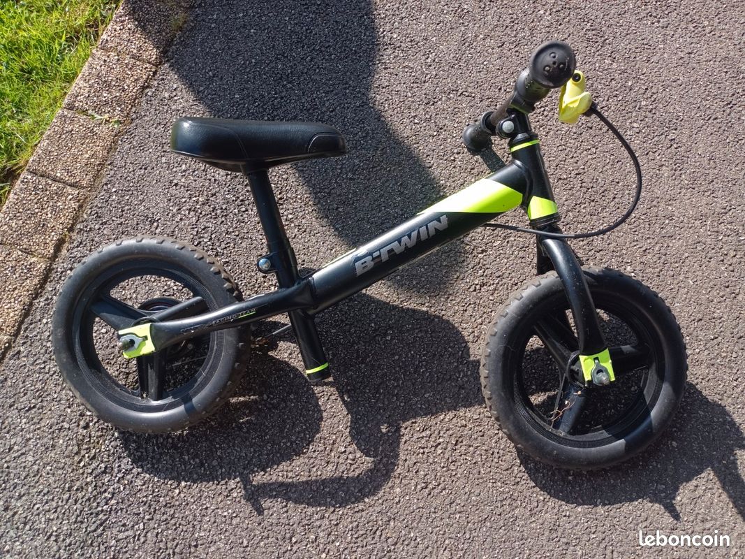 Bicicleta Draisienne B Twin Noire Draisienne Enfant Runride 520