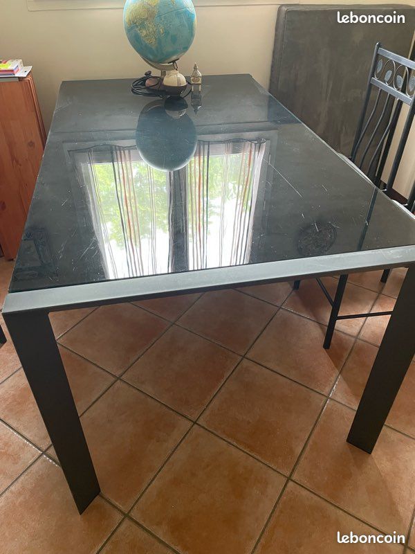Table de salle verre et acier (image 1)