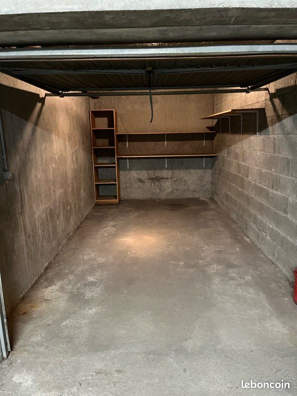 Location Garage / Box sécurisé quartier Thermale Vichy (image 3)