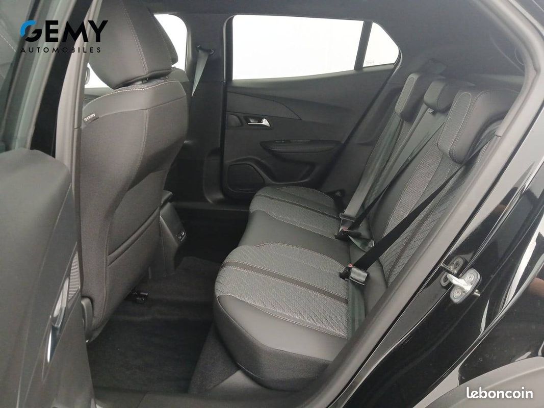 PEUGEOT 2008 Hybrid 145 e-DCS6 Allure (image 10)