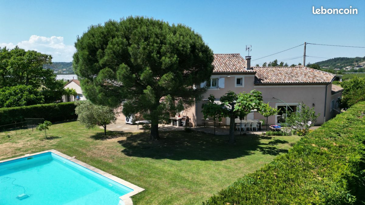 Maison 5 pièces 191 m² · à Granges-les-Beaumont · 191 m² · 450 000 €