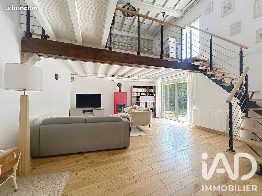 Maison 5 pièces 190 m² · à Neuville-sur-Saône · 190 m² · 695 000 €
