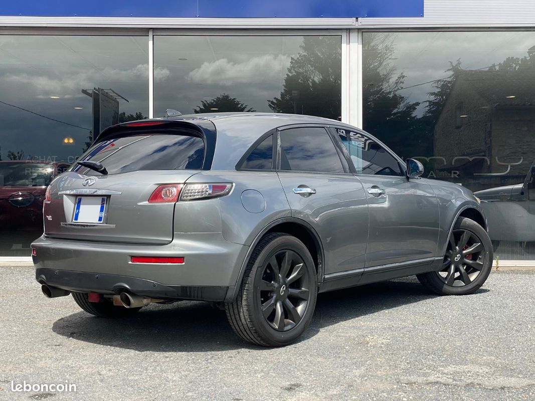 INFINITI FX35 / 3.5i V6 AWD 280 cv / Éthanol / Boîte auto / Toit ouvrant / Sièges chauffants / Son BOSE / Climatisation bi-zone (image 6)