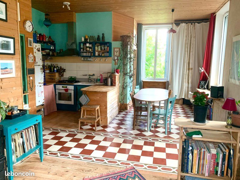 Maison lumineuse avec terrasse (image 1)