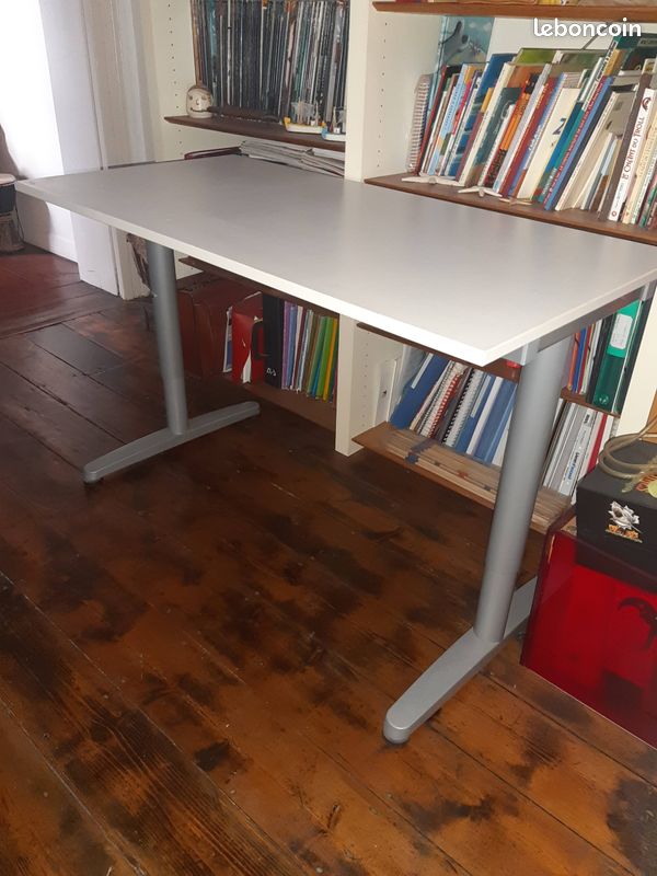 Bureau (image 2)