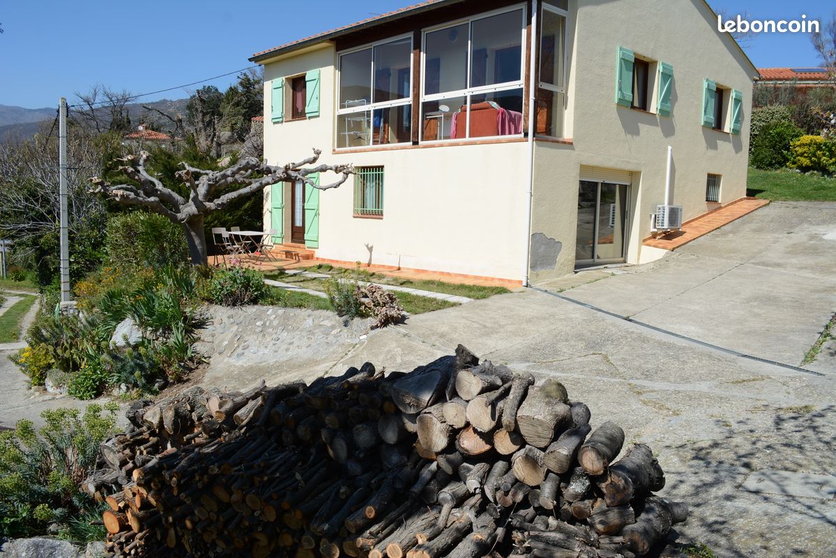 Location studio / villa (image 1)