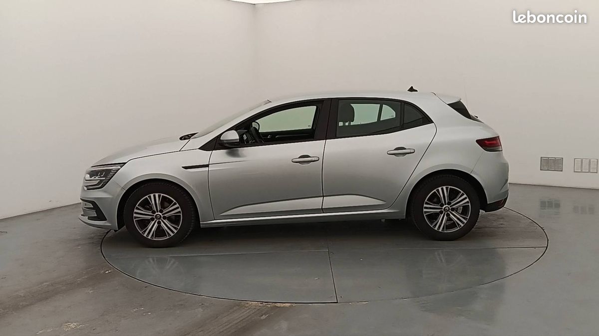 Renault megane iv berline blue dci 115 evolution (image 7)