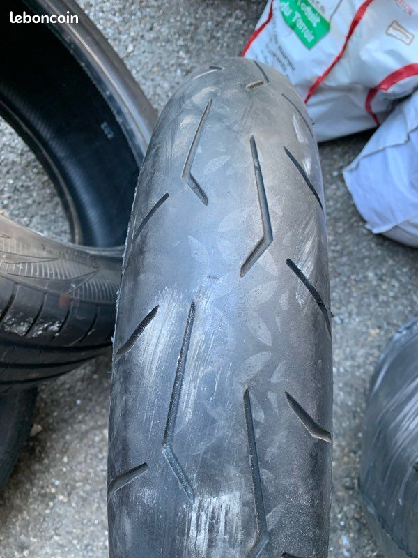 Pneu 120/70/17 (image 2)
