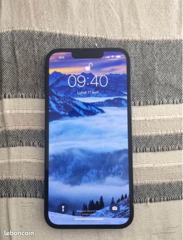 IPhone 13 très bon état (image 1)