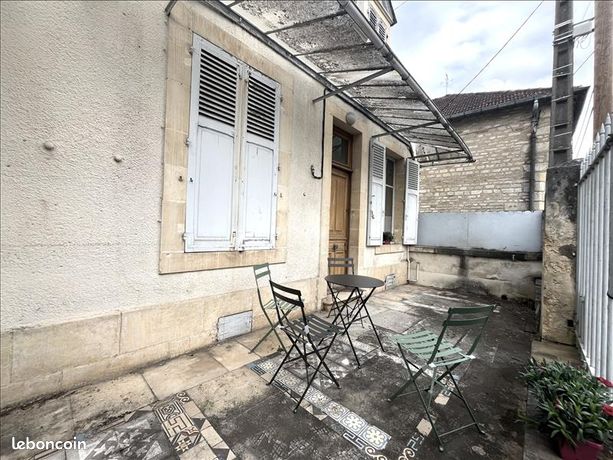 https://img.leboncoin.fr/api/v1/lbcpb1/images/e7/cc/89/e7cc89dc5e1070cd9450214d8b2173fc1db3a4b7.jpg?rule=ad-image