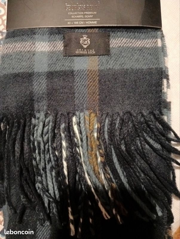 Belle écharpe design écossais contient de la laine. Unanyme de Georges Rech (image 4)