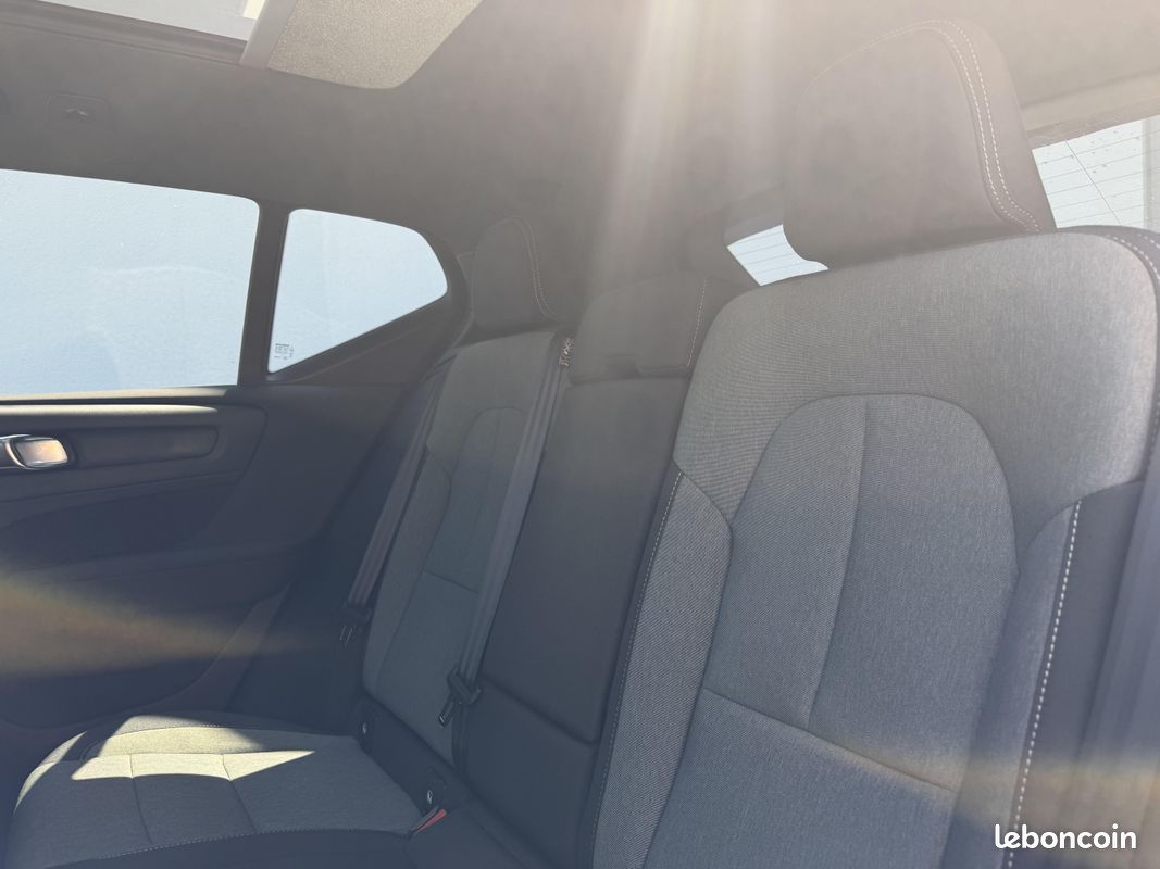 VOLVO XC40 B4 197 ch DCT7 Ultra (image 7)